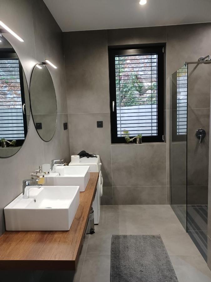 Aparthotel Villa V With Heated Pool Риека Экстерьер фото