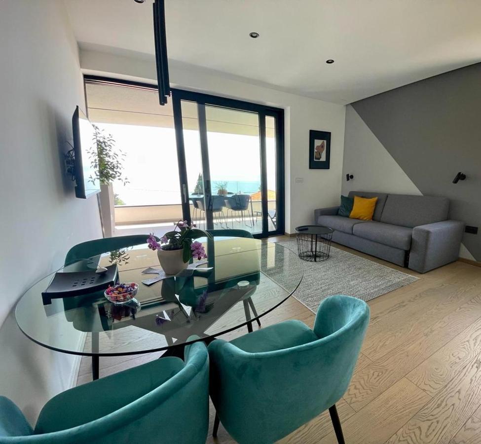 Aparthotel Villa V With Heated Pool Риека Экстерьер фото