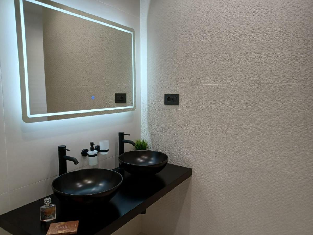 Aparthotel Villa V With Heated Pool Риека Экстерьер фото