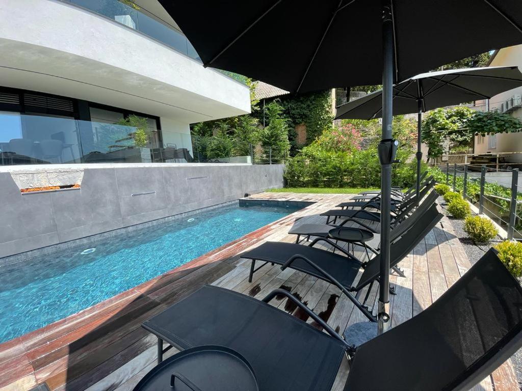 Aparthotel Villa V With Heated Pool Риека Экстерьер фото