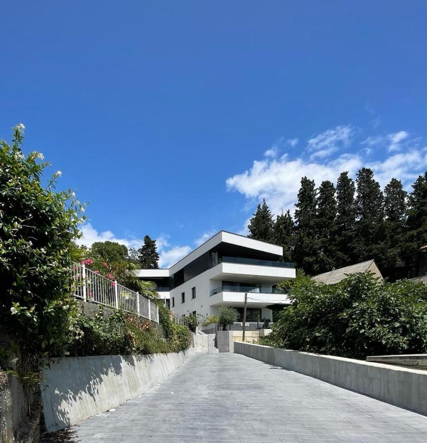 Aparthotel Villa V With Heated Pool Риека Экстерьер фото