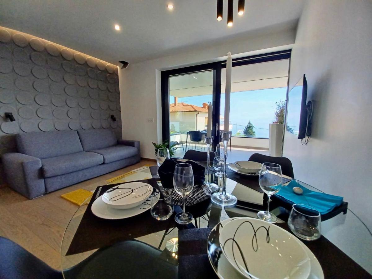 Aparthotel Villa V With Heated Pool Риека Экстерьер фото