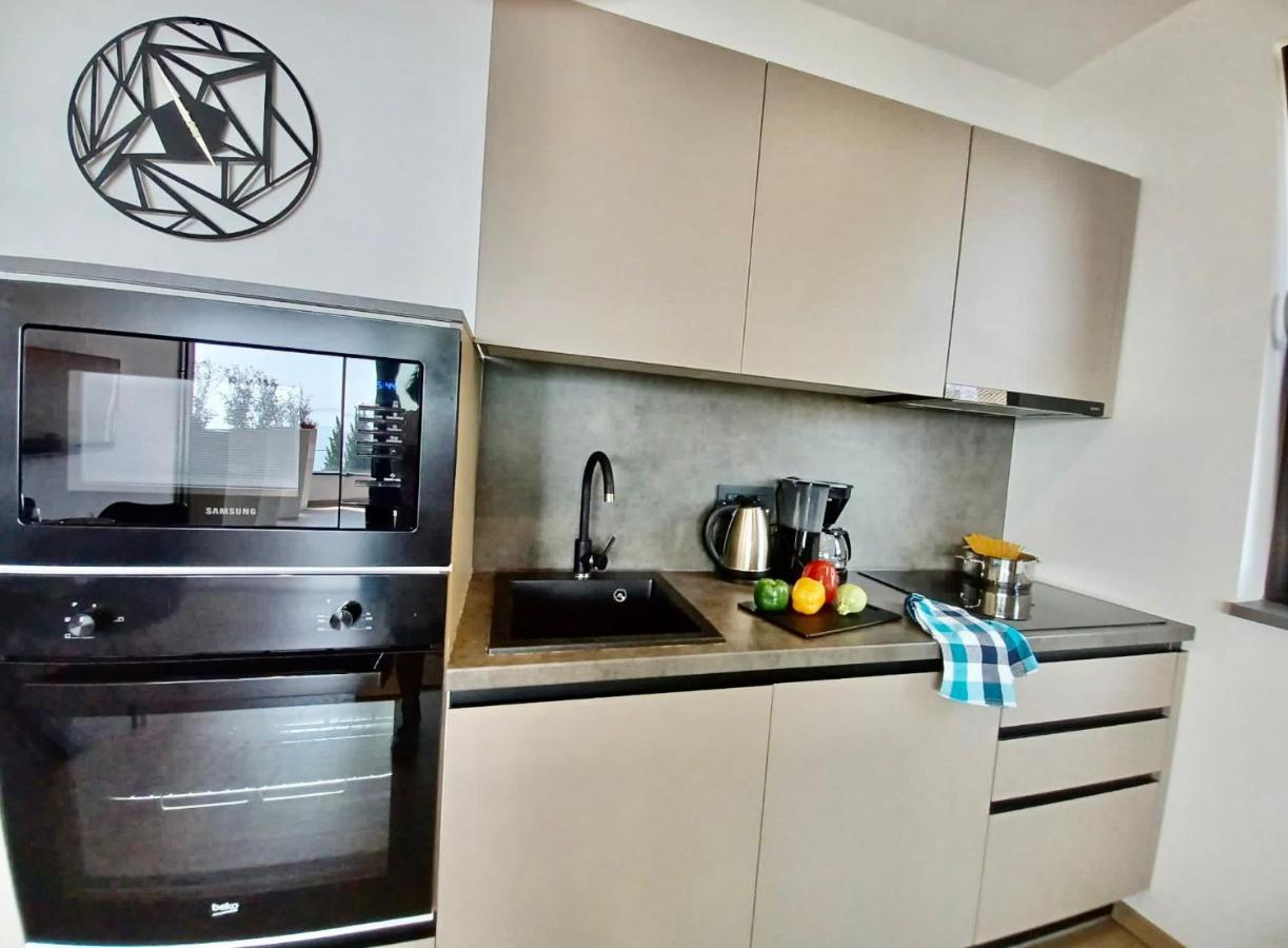 Aparthotel Villa V With Heated Pool Риека Экстерьер фото